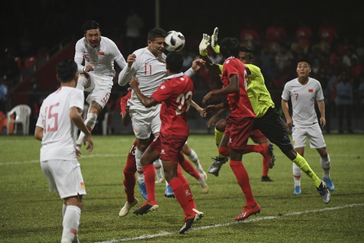 玩加电竞-丹佛掘金训练开放日，加时末段回应争议引欢呼，西甲在即，更衣室氛围转暖(丹佛掘金对威斯布鲁克不满)