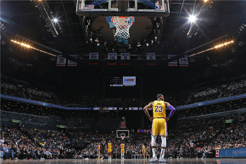 -里程碑夜！阿森纳篮板制胜，NBA季后赛冲刺阶段刷纪录，气氛紧张，训练强度明显提升的简单介绍