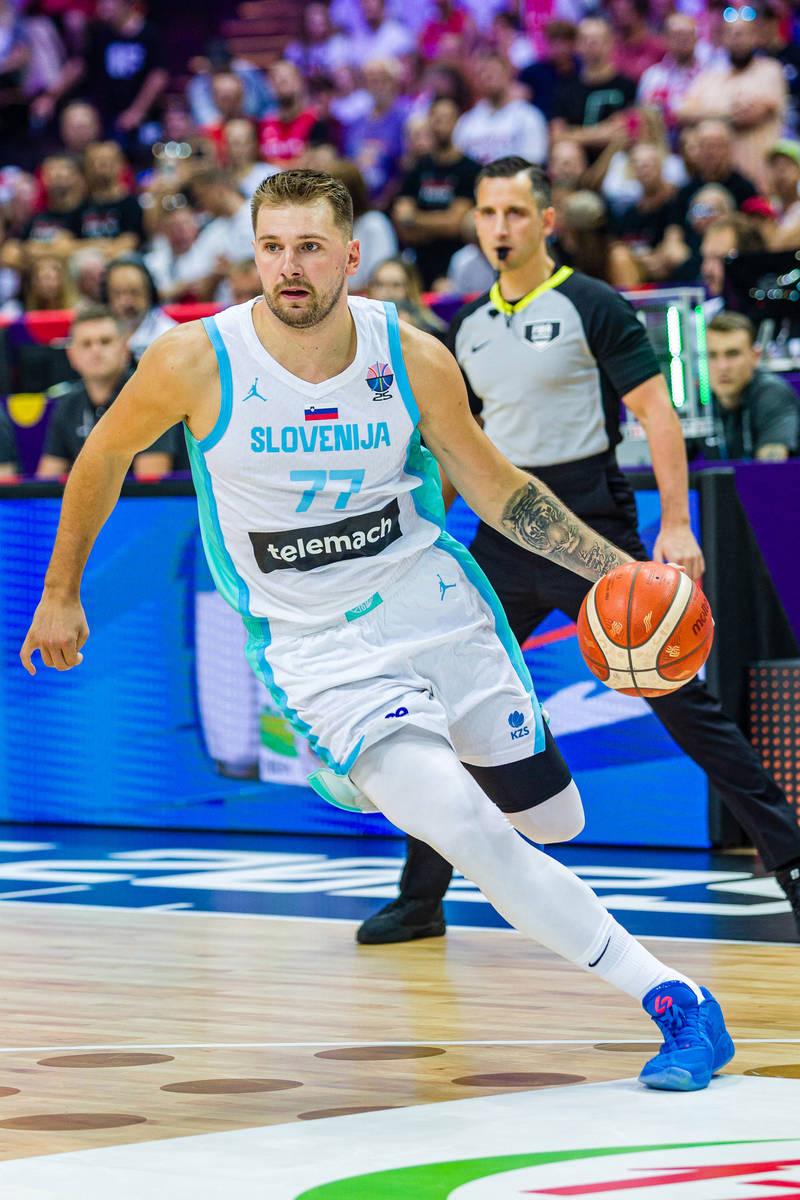 玩加电竞- 吹爆东契奇就完事了! 才打2年未来得多可怕 