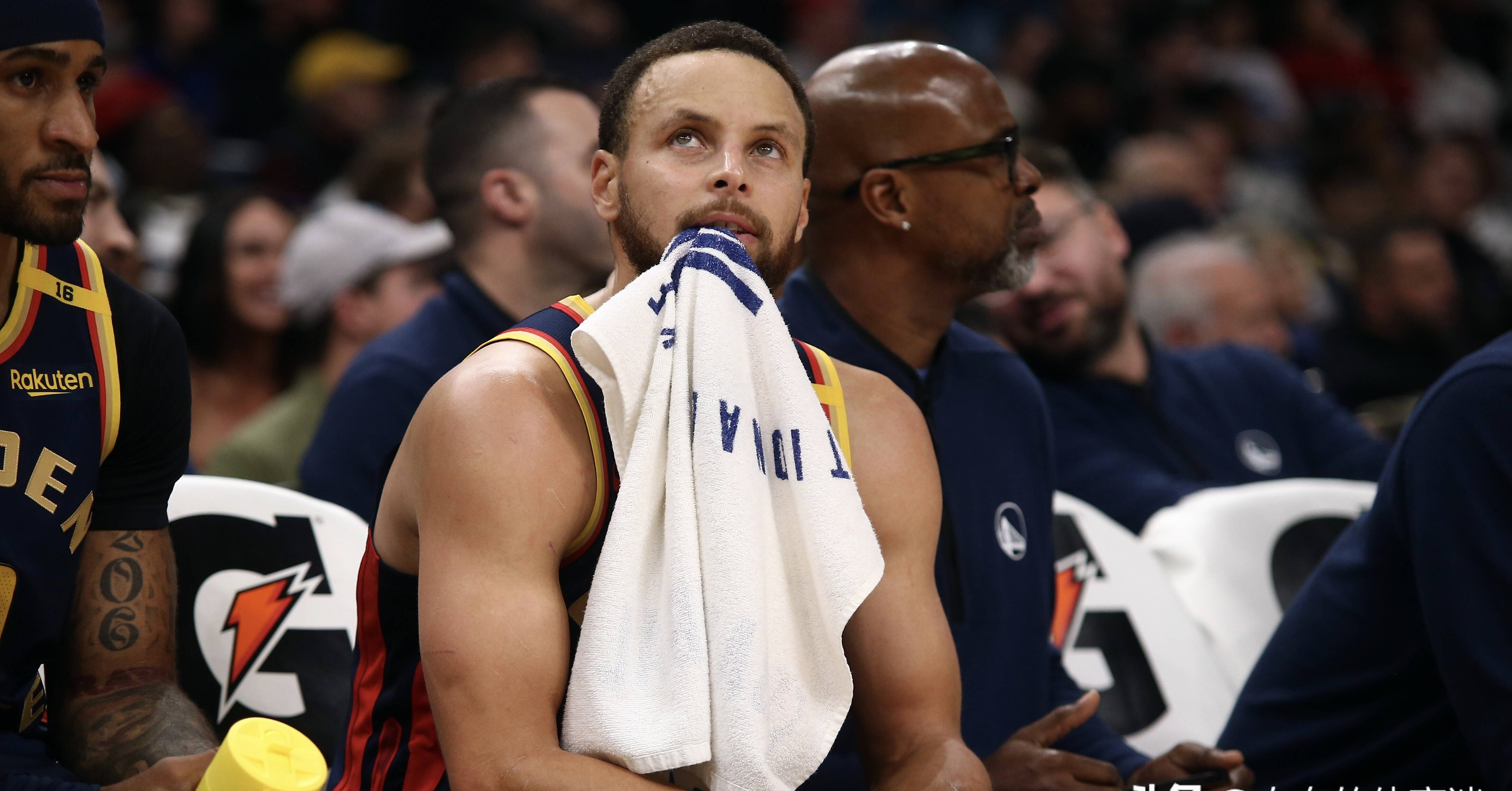 玩加竞技-包含库里迎来五赛季高光表现，巴黎圣日耳曼球迷沸腾！的词条