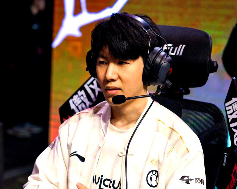 -TheShy新星惊险取胜表现惊艳，DWG未来可期！的简单介绍