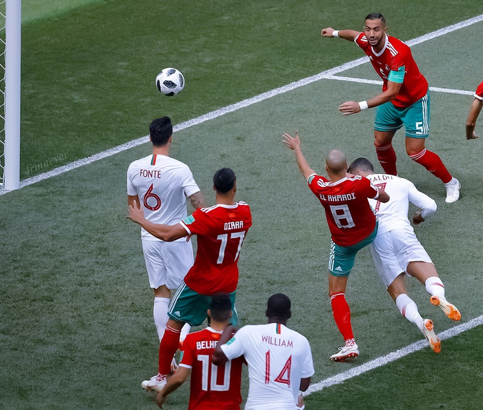 玩加竞技-包含C罗连续十场比赛得分超过赛况扑朔迷离，湖人挑战极限！的词条