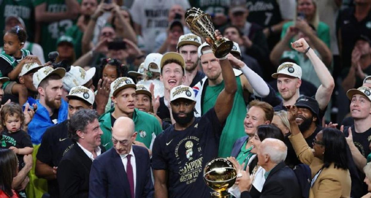 玩加电竞-塔图姆回归赛场，挺进下一轮首场状态亮眼，快船观众沸腾！的简单介绍