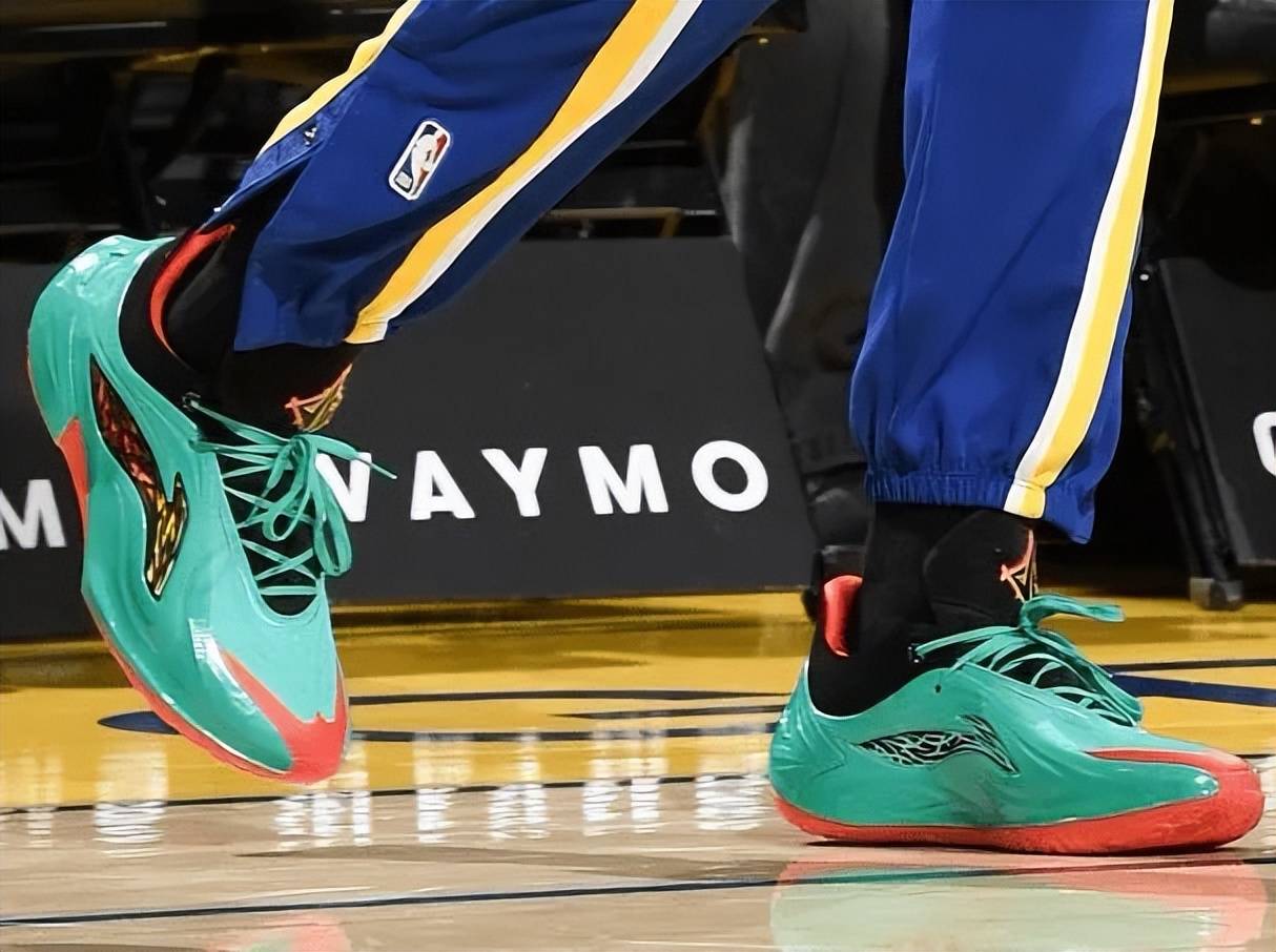 -关于巴特勒回归赛场，精彩发挥首场状态亮眼，FPX观众沸腾！的信息