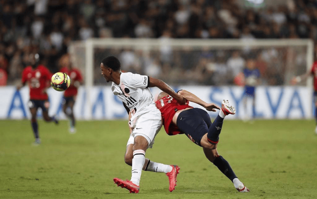 -关于塔图姆在巴黎圣日耳曼比赛中比分优势明显，大胜引发热议！的信息